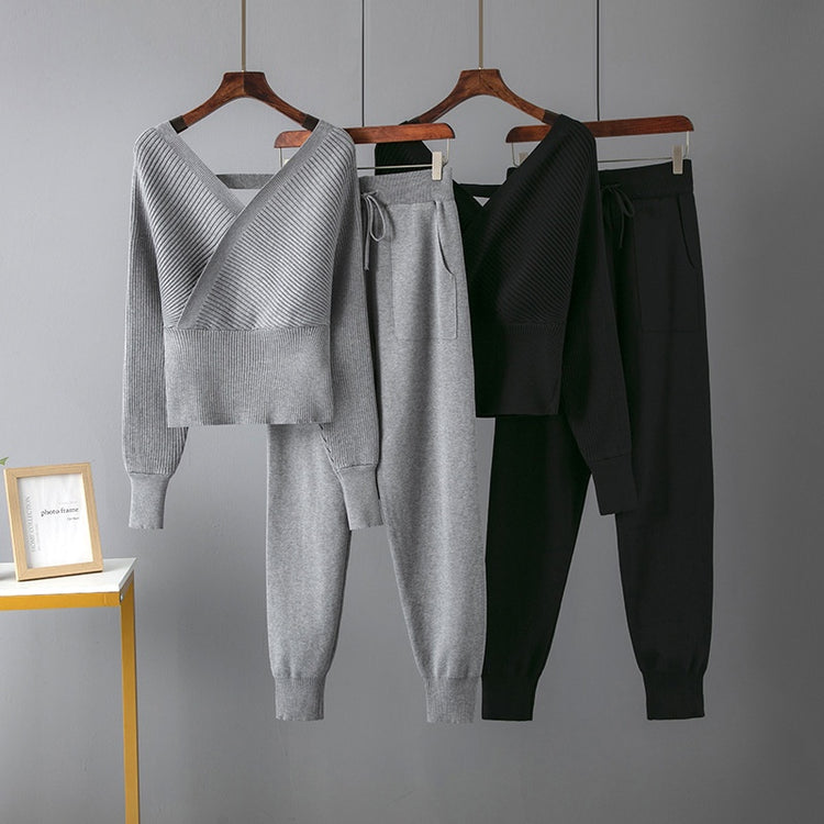 Ensemble détente femme : pull col V et pantalon