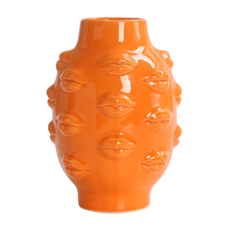 Vase en céramique en forme de lèvres