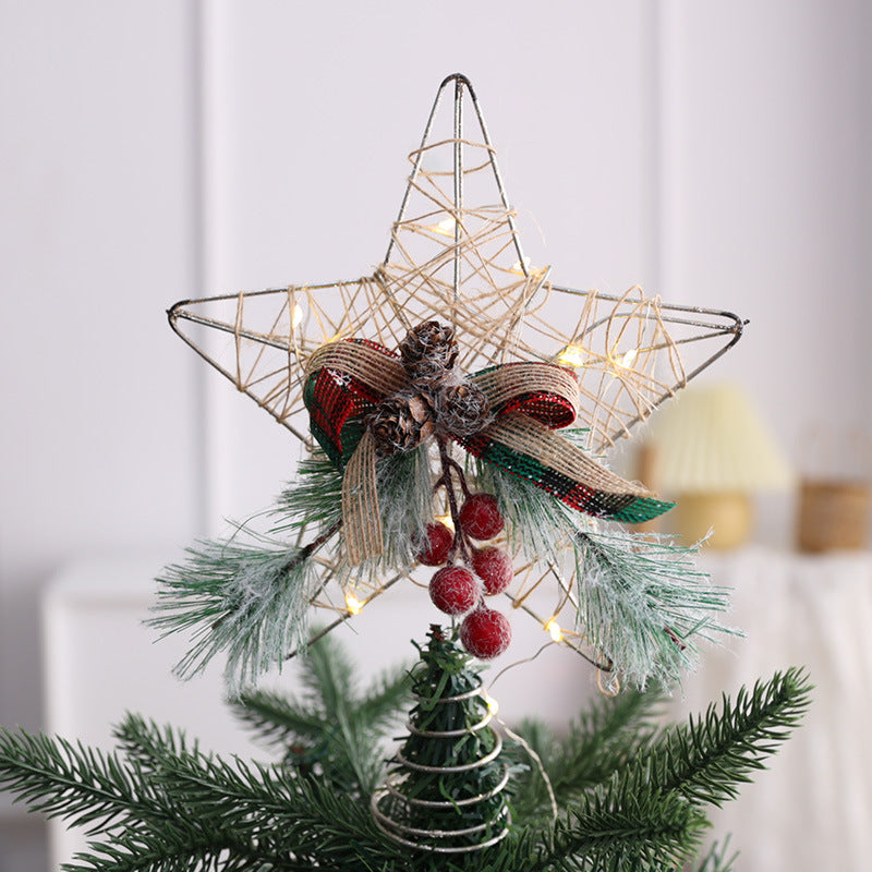 Décorations de Noël à suspendre – Pommes de pin dorées