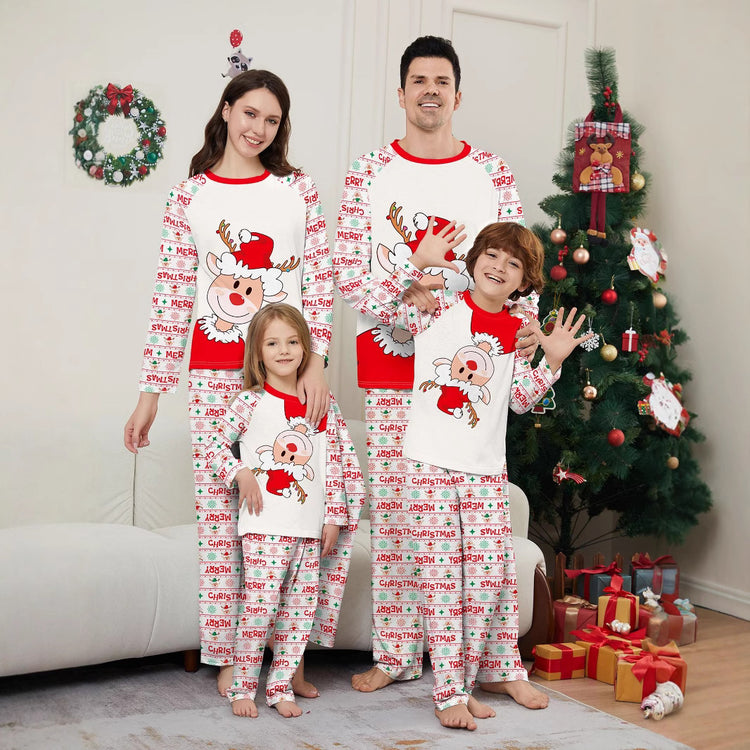 Pyjamas de Noël assortis pour la famille – cerfs, inscriptions et flocons