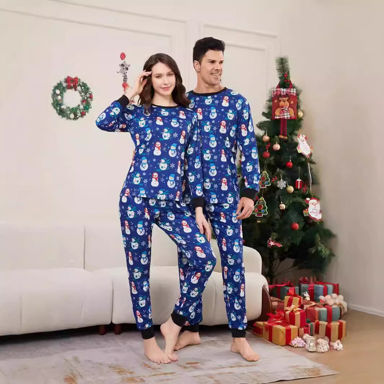 Pyjamas de Noël assortis pour la famille – bonhomme de neige, flocons, bonnet et carreaux