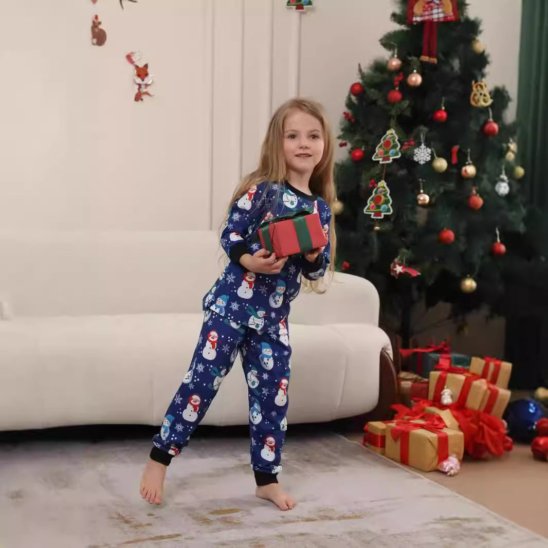 Pyjamas de Noël assortis pour la famille – bonhomme de neige, flocons, bonnet et carreaux