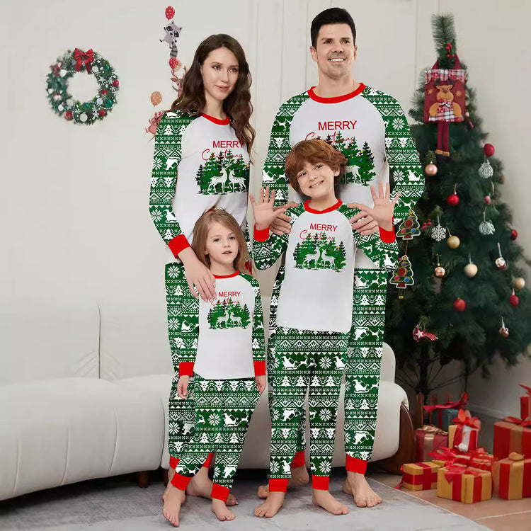 Pyjamas de Noël assortis pour la famille – cerfs, inscriptions et rayures