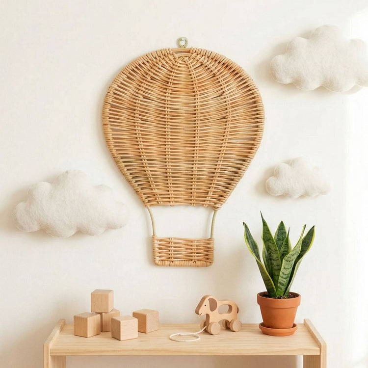 Montgolfière décorative en rotin tressé main – déco murale chambre d’enfant