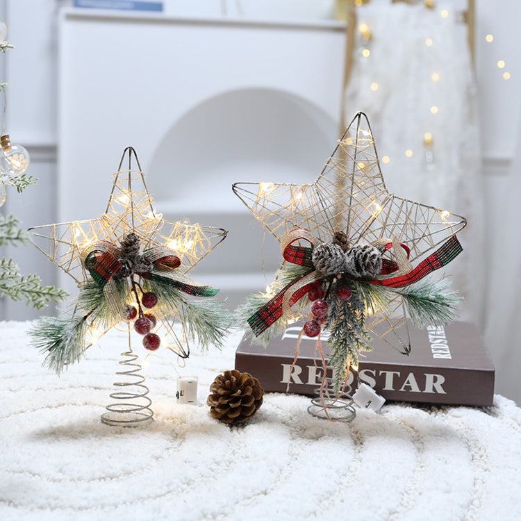 Décorations de Noël à suspendre – Pommes de pin dorées