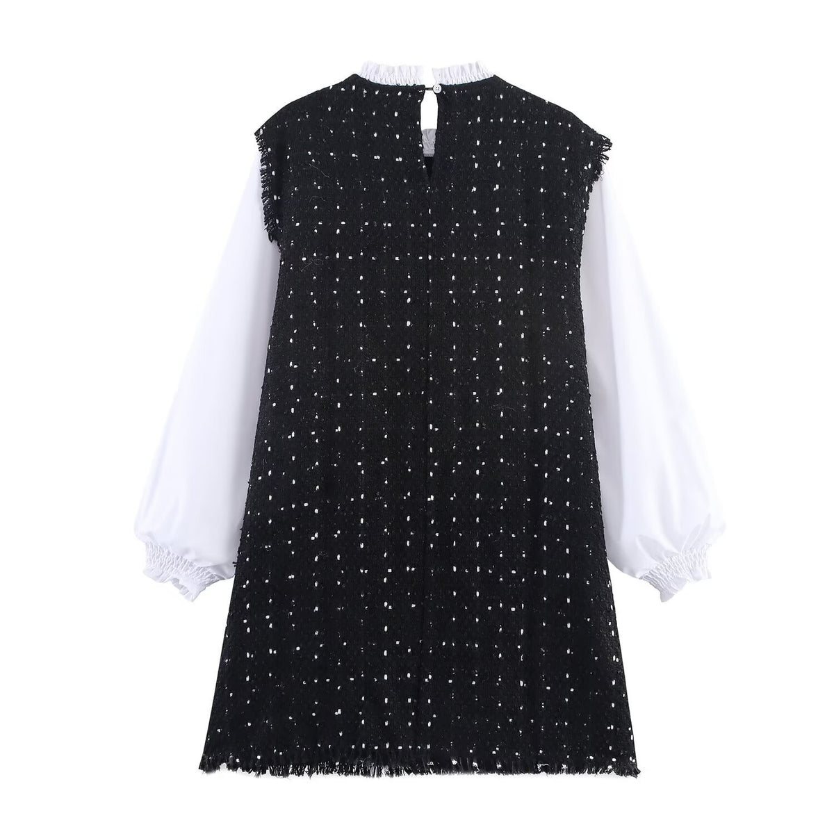 Robe courte noire à manches longues et coupe évasée