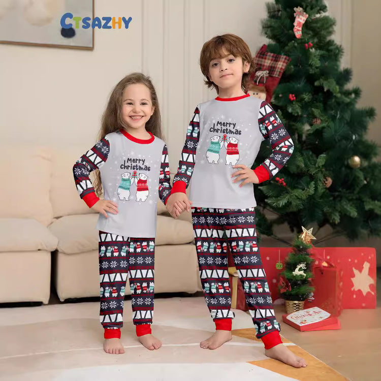 Pyjamas de Noël assortis pour toute la famille – ours, flocons et inscriptions