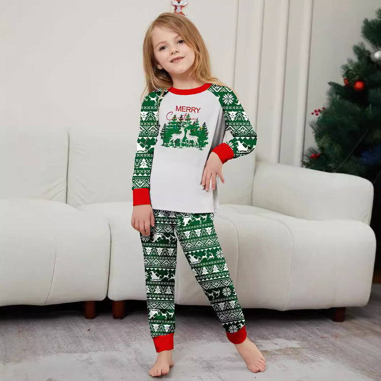 Pyjamas de Noël assortis pour la famille – cerfs, inscriptions et rayures