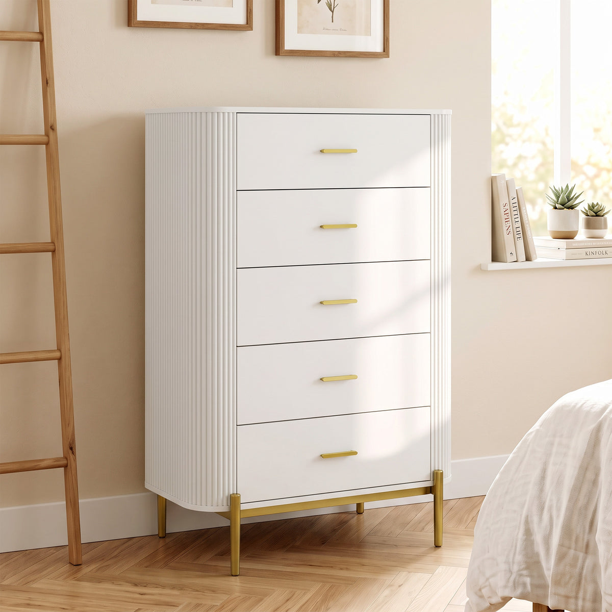 Commode 5 Tiroirs, Meuble de Rangement avec Façades Rainurées et Pieds en Métal, Style Moderne, 90x44x120cm, Gris Clair