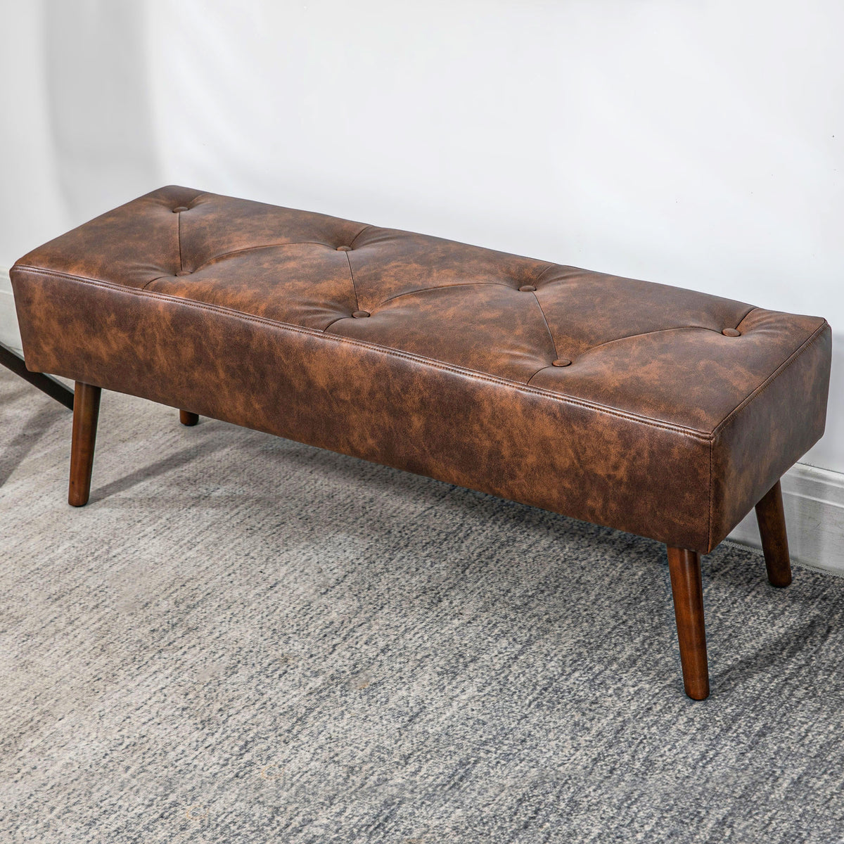 Banc bout de lit banquette capitonnée style vintage 114 x 38 x 42 cm piètement bois revêtement marron effet vieilli