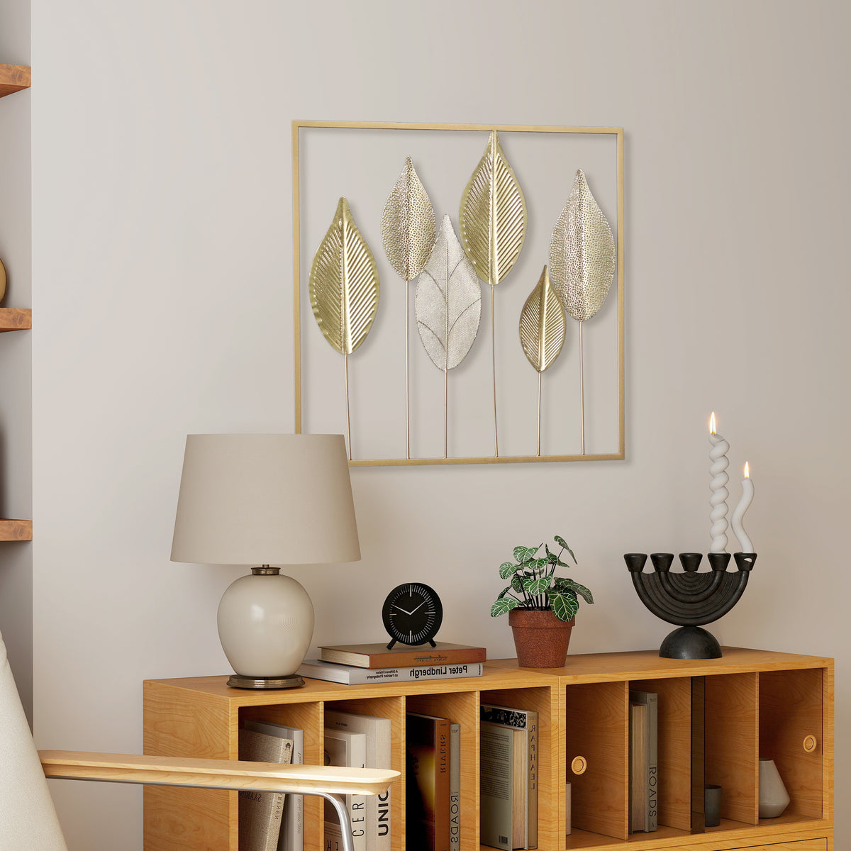 Décoration murale feuille en métal doré – 70 × 70 cm
